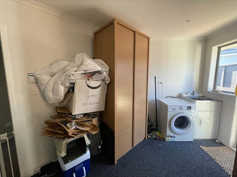 beachlands laundry room before