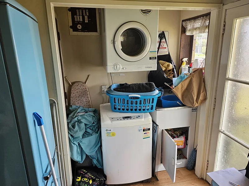 small laundry room remodel before